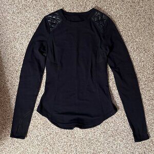 Lululemon Women's Run Ice Queen Long Sleeve -- Size 8